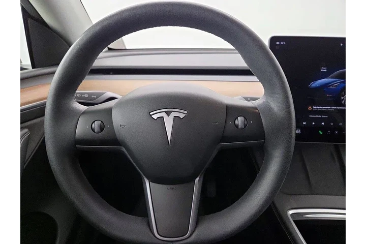 $31998 : Tesla Model Y 2022 AWD Long image 10