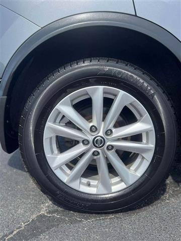 $12450 : 2019 NISSAN ROGUE SPORT image 2