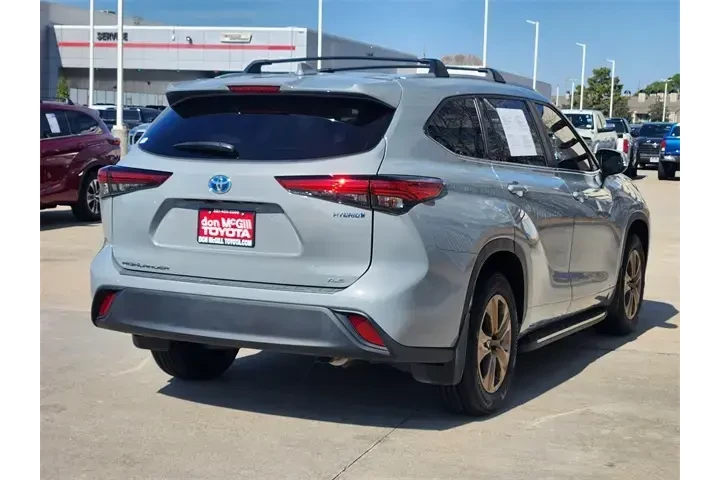 $39860 : Toyota Highlander Hybrid 202 image 7