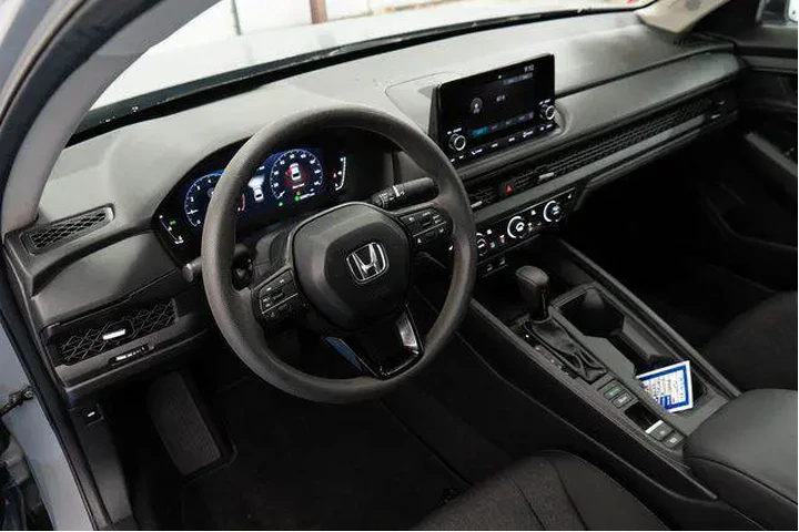 $29054 : Honda Accord 2025 SE 4dr Sed image 3