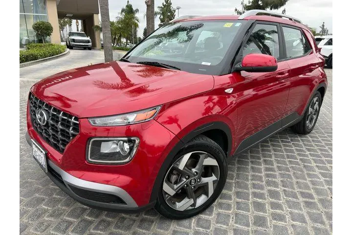 $16995 : Hyundai VENUE 2022 SEL 4dr C image 2