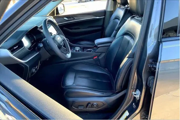 $28941 : Jeep Grand Cherokee L 2023 4 image 7