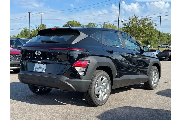 $25199 : Hyundai KONA 2026 SE 4dr SUV image 9