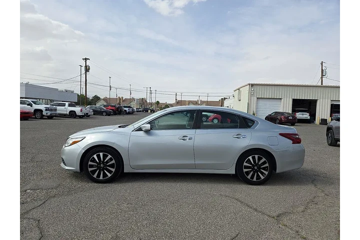 $15995 : Nissan Altima 2018 2.5 SV 4d image 5