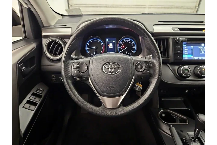 $19998 : Toyota RAV4 2018 LE 4dr SUV image 10