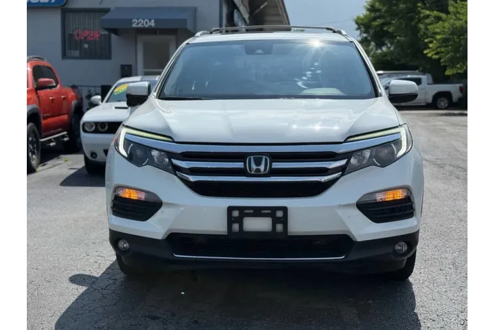 $17495 : 2017 Pilot Touring image 4
