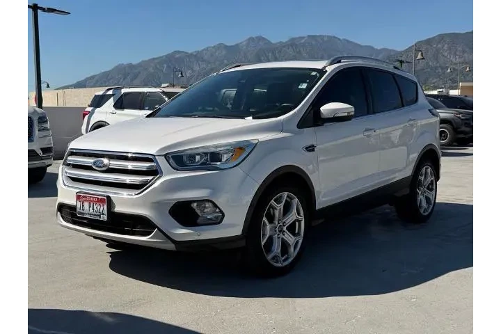 $15995 : Ford Escape 2017 Titanium 4d image 2