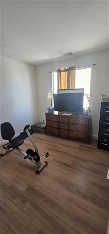 $700 : Nice room  in HESPERIA CA image 2