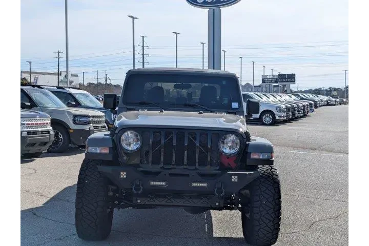 $29995 : Jeep Gladiator 2021 4x4 Spor image 2