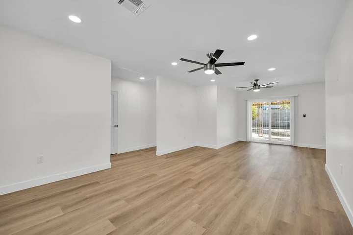 $980 : updated charming 2-bath home image 2