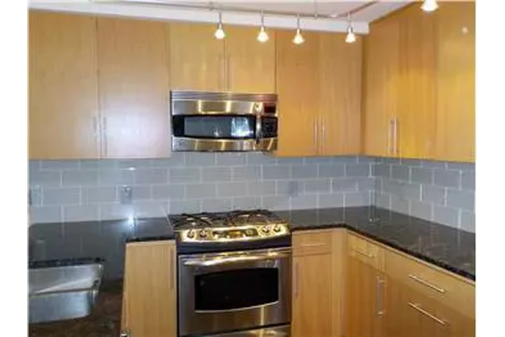 $2600 : Rental property with 1 bedro image 4