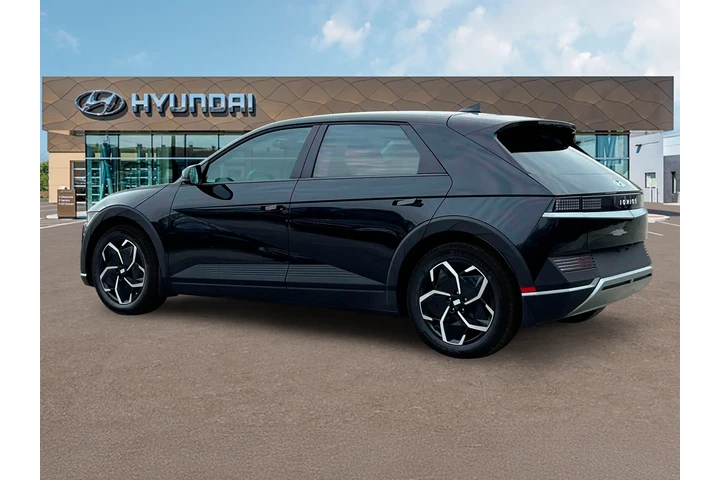 $27990 : Hyundai IONIQ 5 2024 AWD SEL image 4