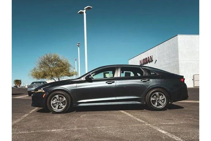 $17477 : Kia K5 2022 LXS 4dr Sedan image 6