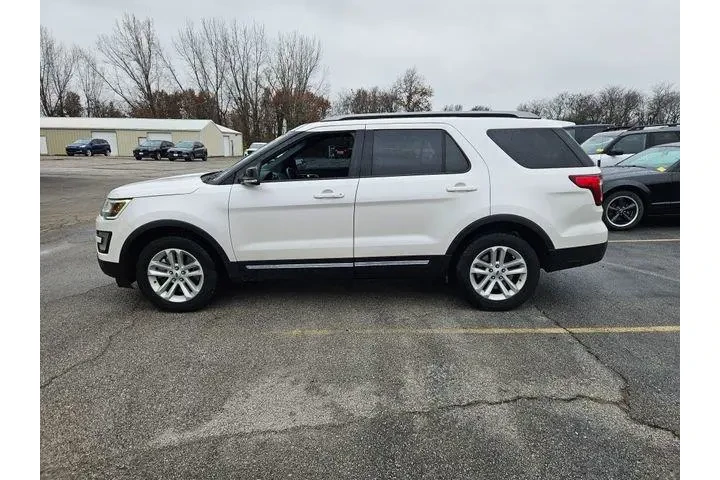 $10500 : Ford Explorer 2017 XLT 4dr S image 8