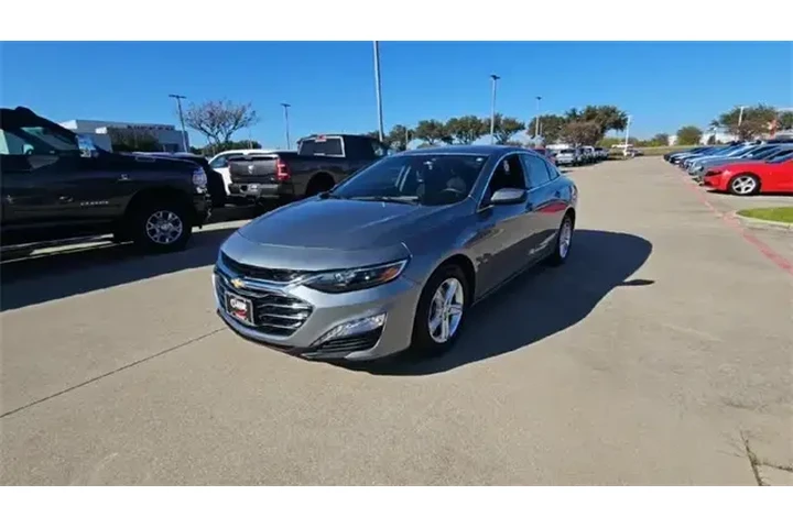 $17987 : Chevrolet Malibu 2024 LT 4dr image 3