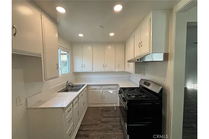 $1300 : Well-located equity opportunit image 9