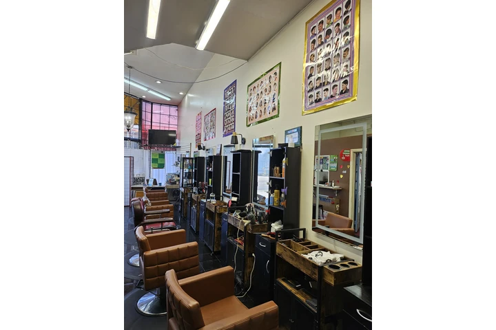 LUCKY'S BEAUTY SALON image 4