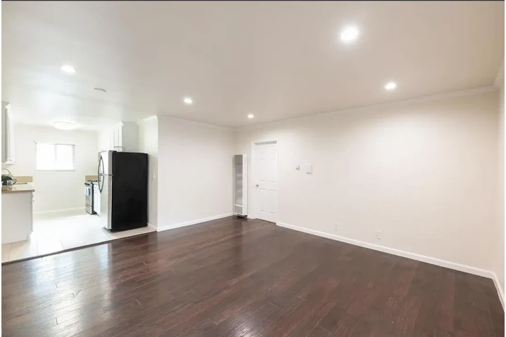 39th Street Apartments image 6