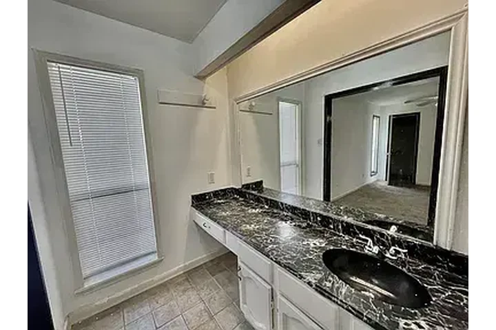 $1995 : 17822 Wild Willow Ln Houston t image 4