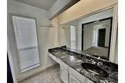 $1995 : 17822 Wild Willow Ln Houston t thumbnail
