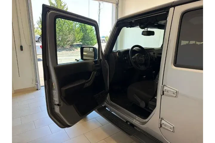 $20989 : Jeep Wrangler Unlimited 2017 image 10