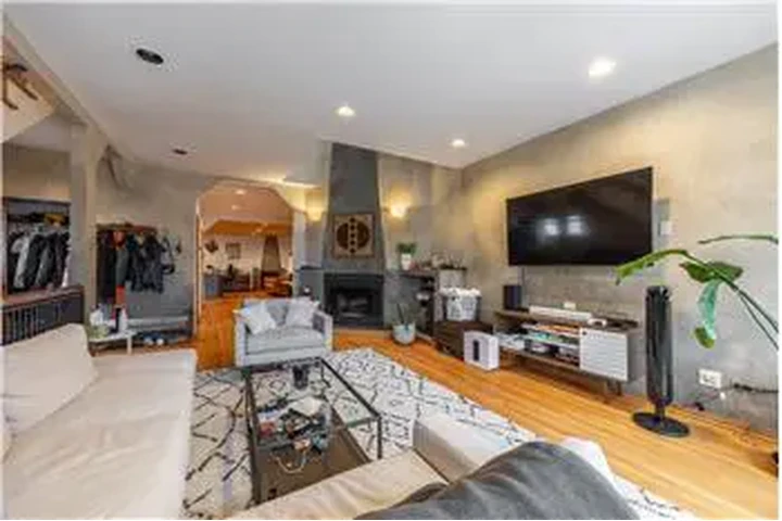 $4500 : Rental property with 2 bedro image 1