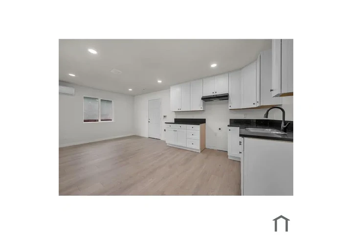 $2400 : Renta departamentos South LA image 6