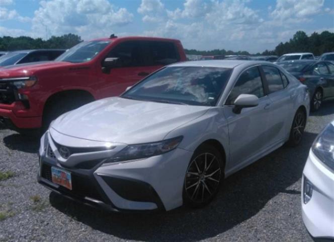 $23991 : PRE-OWNED 2022 TOYOTA CAMRY SE image 1