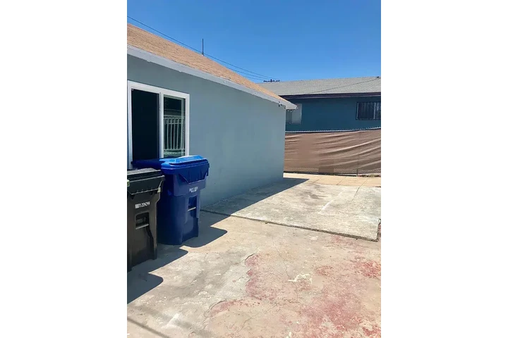 $800 : Beautiful Home...Los Angeles image 7