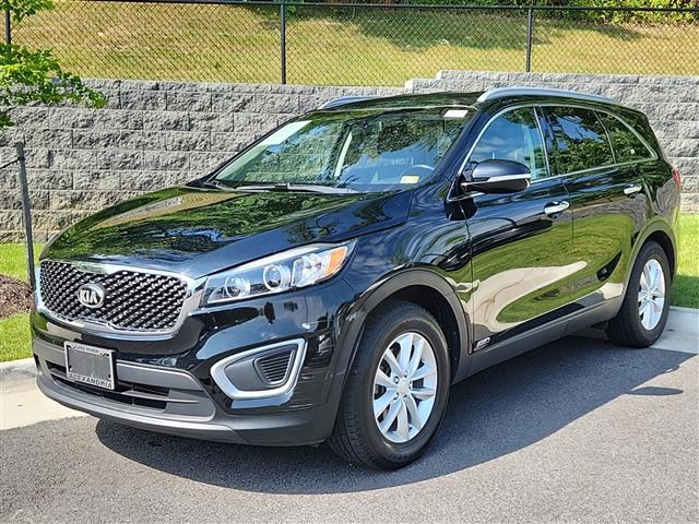 $11300 : 2016 Sorento LX image 1