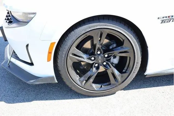 $25019 : Chevrolet Camaro 2021 LT 2dr image 9