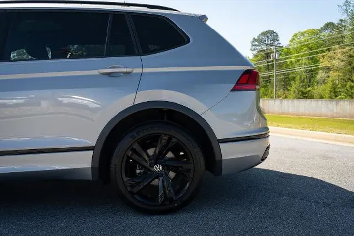 $22987 : Volkswagen Tiguan 2023 SE R- image 6