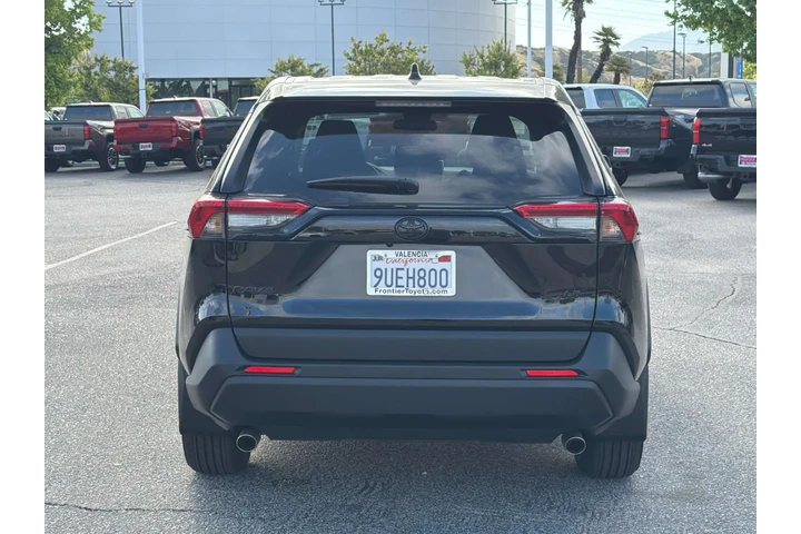 $32253 : Toyota RAV4 2025 LE 4dr SUV image 4