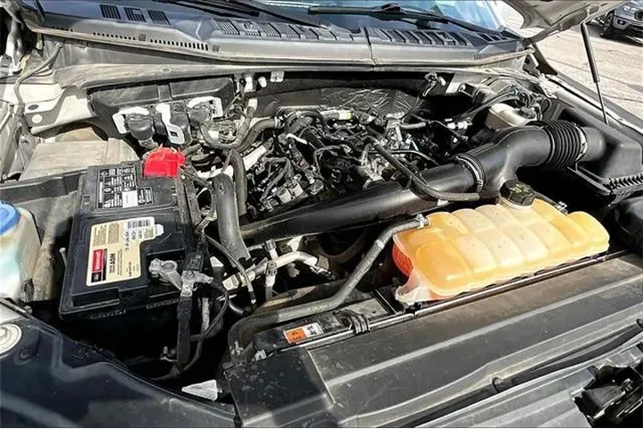 $25526 : Ford F-150 2019 4x4 Lariat 4 image 7