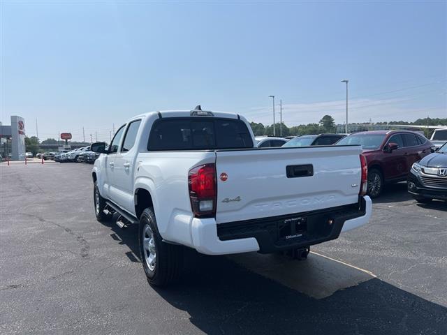 $39990 : PRE-OWNED 2023 TOYOTA TACOMA image 5