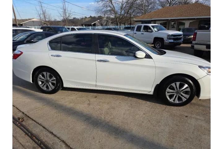 $10500 : 2014 Accord LX image 4