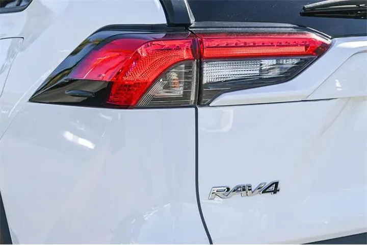 $26000 : Toyota RAV4 2024 AWD LE 4dr image 8