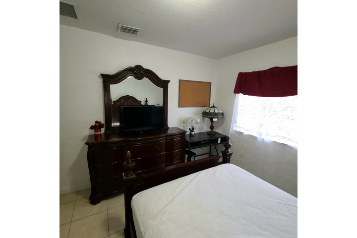 $900 : CUARTO GRANDE EN WEST KENDALL image 4