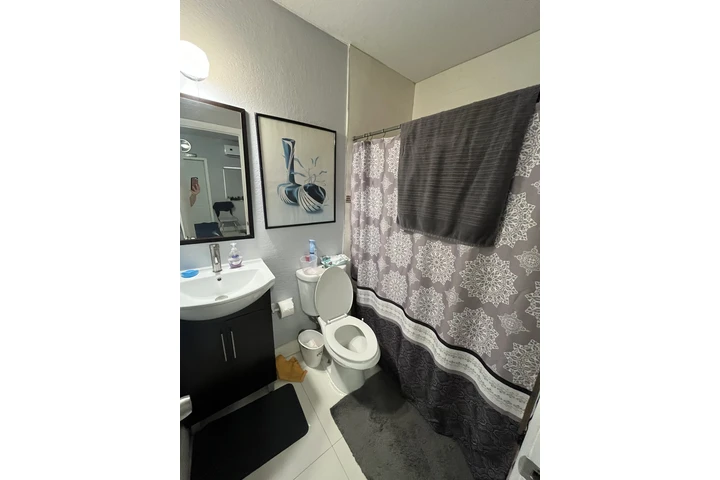 $1300 : Apartamento en excelente zona image 7