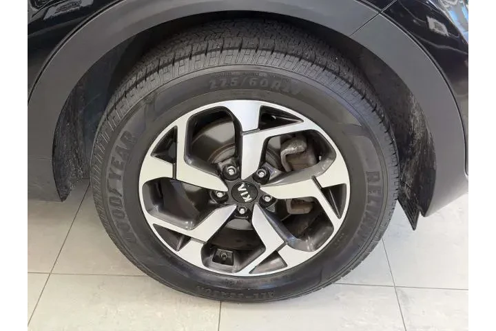 $17889 : Kia Sportage 2021 AWD LX 4dr image 4