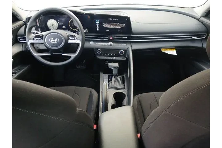 $20667 : Hyundai ELANTRA 2024 SEL 4dr image 10