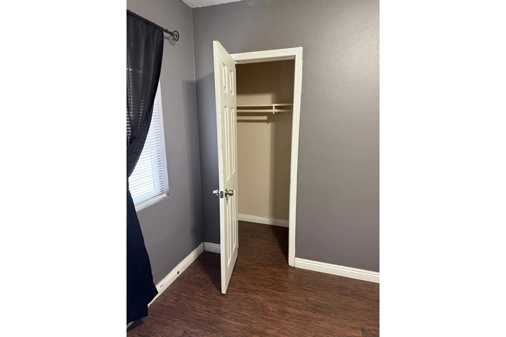 $800 : Se renta cuarto en Norwalk. image 2