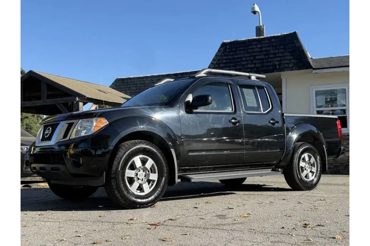 2013 Frontier PRO-4X image 1