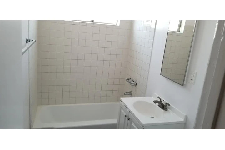 $2200 : Apartamento en Cudahy image 3
