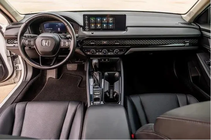 $29912 : Honda Accord Hybrid 2024 EX- image 6