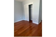 $2700 : 2 bedroom in college point thumbnail