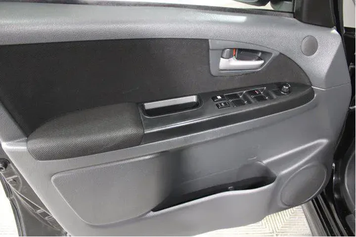 $7900 : Suzuki SX4 Sport 2011 S 4dr image 6