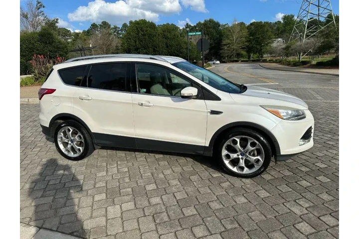 $6000 : 2014 Escape Titanium image 5