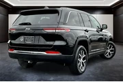$29270 : Jeep Grand Cherokee 2023 4x4 thumbnail