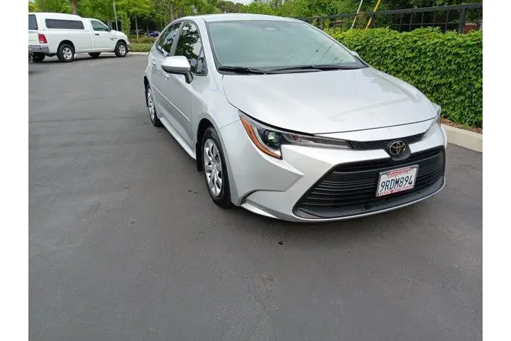 $23995 : Toyota Corolla 2025 LE 4dr S image 1